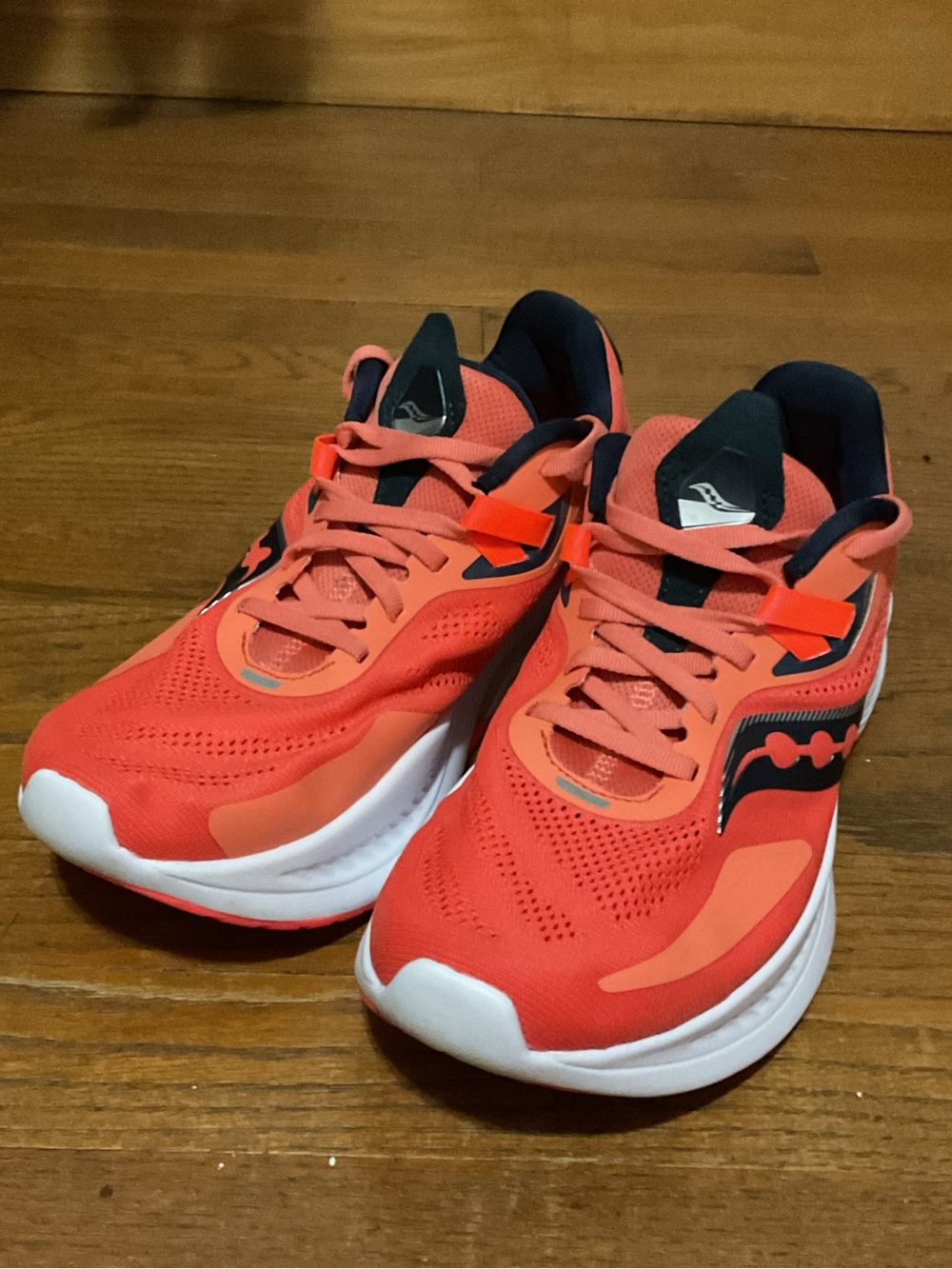 Saucony Guide 15 Orange. Running Sneakers. In New Condition. Women’s 9.